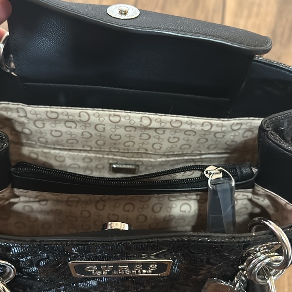 Brand New Guess black bag - Picture 4 of 5